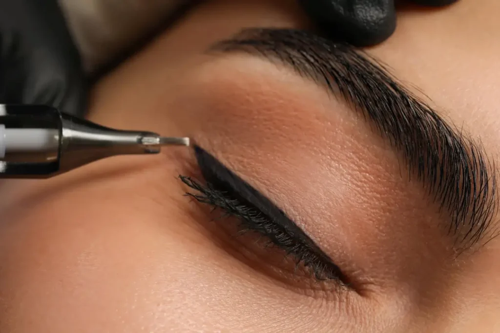 Kalıcı Eyeliner